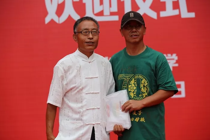 文章附图